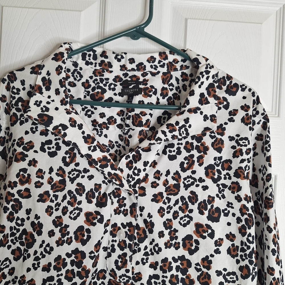 Talbots Non-Iron Popover - Luxuriant Leopard Size 2X - Picture 3 of 7